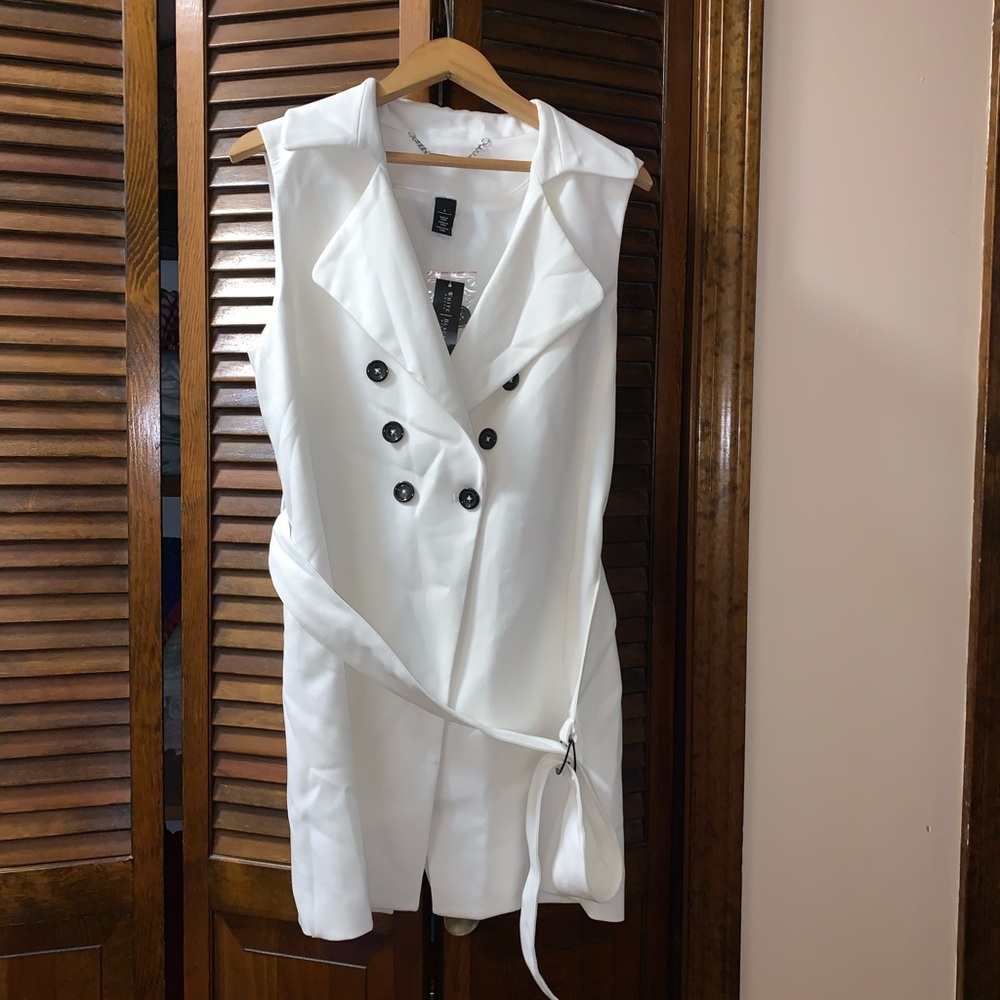 Women’s vest White House black market
